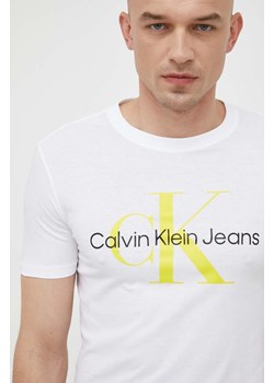Calvin Klein Jeans t-shirt bawełniany kolor biały z nadrukiem ze sklepu ANSWEAR.com w kategorii T-shirty męskie - zdjęcie 156183517