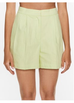 Edited Szorty materiałowe EDT7039001 Zielony Casual Fit ze sklepu MODIVO w kategorii Szorty - zdjęcie 156216335