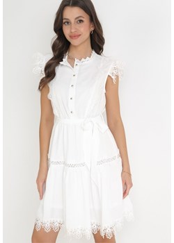 Biała Rozkloszowana Sukienka Mini z Koronką i Wiązanym Paskiem Wikeen ze sklepu Born2be Odzież w kategorii Sukienki - zdjęcie 156252239