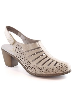 Skórzane sandały damskie na obcasie beżowe Rieker 40959-60 beżowy ze sklepu ButyModne.pl w kategorii Sandały damskie - zdjęcie 156294525