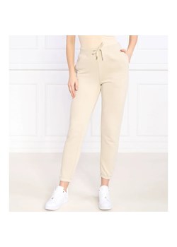 Tommy Hilfiger Spodnie dresowe | Regular Fit ze sklepu Gomez Fashion Store w kategorii Spodnie damskie - zdjęcie 156675156