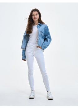 Reserved - Jeansy slim push up - biały ze sklepu Reserved w kategorii Jeansy damskie - zdjęcie 156697099