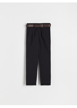 Reserved - Spodnie chino z paskiem - czarny ze sklepu Reserved w kategorii Spodnie chłopięce - zdjęcie 156703866