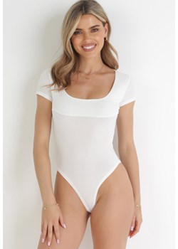 Białe Body z Krótkimi Rękawami i Okrągłym Dekoltem Zoeippa ze sklepu Born2be Odzież w kategorii Bluzki damskie - zdjęcie 156794199