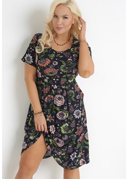 Granatowo-Ciemnoróżowa Rozkloszowana Sukienka w Kwiaty Pivona ze sklepu Born2be Odzież w kategorii Sukienki - zdjęcie 156821427