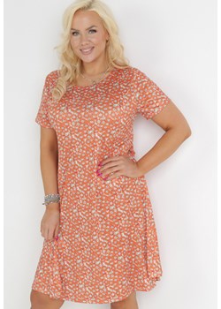 Pomarańczowa Rozkloszowana Sukienka Midi w Kwiaty Titarine ze sklepu Born2be Odzież w kategorii Sukienki - zdjęcie 156821947