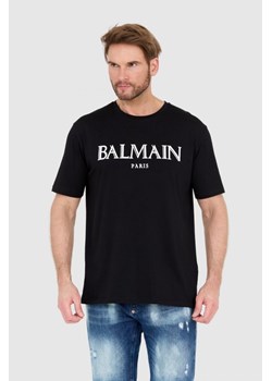 BALMAIN - Czarny męski t-shirt z wypukłym gumowym logo ze sklepu outfit.pl w kategorii T-shirty męskie - zdjęcie 156841986