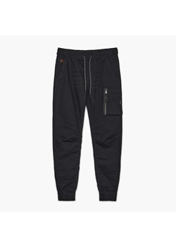 Cropp - Jeansowe joggery cargo - Czarny ze sklepu Cropp w kategorii Spodnie męskie - zdjęcie 156855209