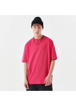 Cropp - Różowa koszulka comfort - różowy ze sklepu Cropp w kategorii T-shirty męskie - zdjęcie 156857067