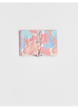 Reserved - Kąpielówki w tropikalny wzór - złamana biel ze sklepu Reserved w kategorii Kąpielówki chłopięce - zdjęcie 156871476