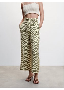 Mango Spodnie materiałowe Plumas 47027115 Khaki Regular Fit ze sklepu MODIVO w kategorii Spodnie damskie - zdjęcie 156887446