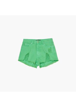Cropp - Zielone szorty jeansowe - zielony ze sklepu Cropp w kategorii Szorty - zdjęcie 156953429