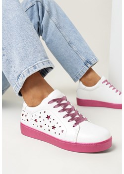 Biało-Różowe Sneakersy Sznurowane Tazaya ze sklepu born2be.pl w kategorii Buty sportowe damskie - zdjęcie 157043308