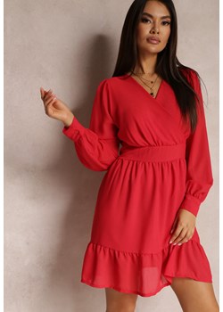 Czerwona Sukienka z Falbanką i Błyszczącą Nitką Vadi ze sklepu Renee odzież w kategorii Sukienki - zdjęcie 157080425