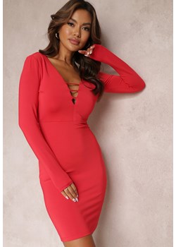 Czerwona Dopasowana Sukienka z Trójkątnym Dekoltem z Cienkimi Paskami Arianisa ze sklepu Renee odzież w kategorii Sukienki - zdjęcie 157092439