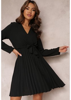 Czarna Sukienka Plisowana z Materiałowym Paskiem Jaresa ze sklepu Renee odzież w kategorii Sukienki - zdjęcie 157097668