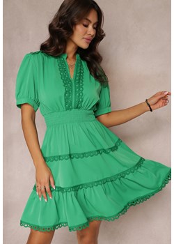 Zielona Sukienka Mini z Gumkami w Talii z Krótkim Rękawem i Koronką Jelina ze sklepu Renee odzież w kategorii Sukienki - zdjęcie 157106155