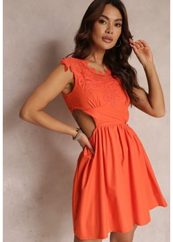 Pomarańczowa Sukienka z Koronkowym Dekoltem i Gumką z Wycięciami w Talii Melania ze sklepu Renee odzież w kategorii Sukienki - zdjęcie 157107918