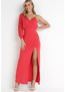 Czerwona Asymetryczna Sukienka Maxi na Jedno Ramię z Łańcuszkiem Przy Ramieniu Kesilli ze sklepu Born2be Odzież w kategorii Sukienki - zdjęcie 157115798