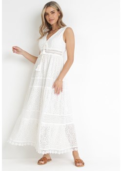 Biała Koronkowa Sukienka Maxi z Głębokim Dekoltem i Ozdobnym Wiązaniem Nohia ze sklepu Born2be Odzież w kategorii Sukienki - zdjęcie 157116005