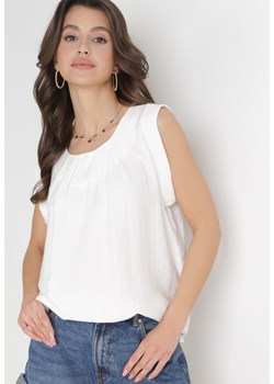Biały Top z Dłuższym Tyłem z Okrągłym Dekoltem Lauris ze sklepu Born2be Odzież w kategorii Bluzki damskie - zdjęcie 157157665
