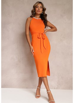 Pomarańczowa Dopasowana Sukienka Midi z Wiskozy z Ozdobą z Cyrkonii przy Dekolcie Lavinisa ze sklepu Renee odzież w kategorii Sukienki - zdjęcie 157230208