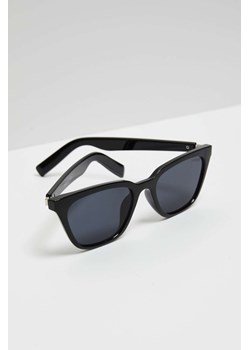 Okulary przeciwsłoneczne o wąskim kocim kształcie  czarne ze sklepu Moodo.pl w kategorii Okulary przeciwsłoneczne damskie - zdjęcie 157269316