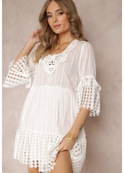 Biała Sukienka Mini z Bawełny z Koronkowym Dekoltem i Ozdobnymi Rękawami 3/4 Chlona ze sklepu Renee odzież w kategorii Sukienki - zdjęcie 157270328