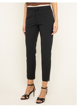 DKNY Chinosy P9RK6AWP Czarny Regular Fit ze sklepu MODIVO w kategorii Spodnie damskie - zdjęcie 157273417