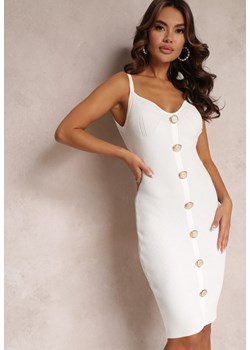 Biała Dopasowana Sukienka Zdobiona Guzikami i Prążkowaniem Calarine ze sklepu Renee odzież w kategorii Sukienki - zdjęcie 157276366