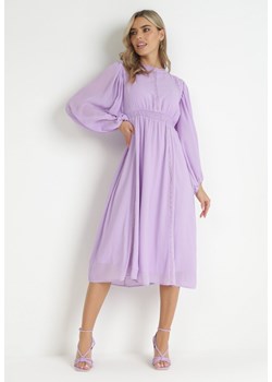 Fioletowa Elegancka Sukienka Midi z Gumkami w Pasie i Ażurowymi Wstawkami Rouxia ze sklepu Born2be Odzież w kategorii Sukienki - zdjęcie 157472719