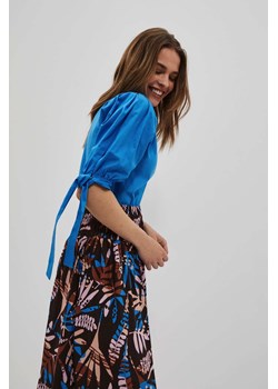 Bluzka z wiązaniem na rękawach lazurowa ze sklepu Moodo.pl w kategorii Bluzki damskie - zdjęcie 157493747