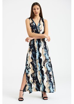 Sukienka maxi z kolorowym nadrukiem ze sklepu Greenpoint.pl w kategorii Sukienki - zdjęcie 157512897
