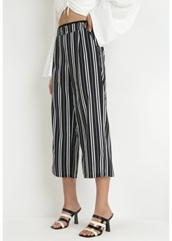 Czarne Szerokie Spodnie w Paski Cleeki ze sklepu Born2be Odzież w kategorii Spodnie damskie - zdjęcie 157515109