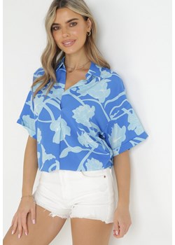 Niebieska Bluzka z Krótkimi Rękawami w Kwiaty Selenes ze sklepu Born2be Odzież w kategorii Bluzki damskie - zdjęcie 157515246