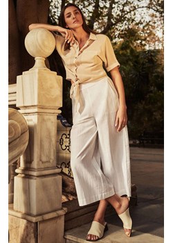 Bawełniane spodnie damskie typu kuloty w kolorze białym 4018, Kolor biały, Rozmiar XS, Moodo ze sklepu Primodo w kategorii Spodnie damskie - zdjęcie 157533448