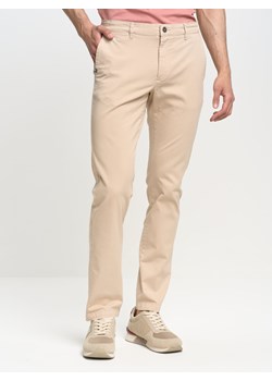 Spodnie chinosy męskie beżowe Erhat 805 ze sklepu Big Star w kategorii Spodnie męskie - zdjęcie 157537959