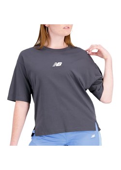 Koszulka New Balance WT31511ACK - czarna ze sklepu streetstyle24.pl w kategorii Bluzki damskie - zdjęcie 157541426