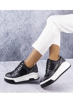 Czarne sneakersy zdobione monogramem Grandbois ze sklepu gemre w kategorii Buty sportowe damskie - zdjęcie 157572649