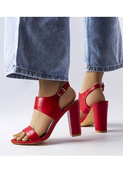 Czerwone sandały na słupku Rachelle ze sklepu gemre w kategorii Sandały damskie - zdjęcie 157573156