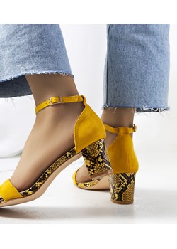 Żółte sandały na słupku w motywie węża Azevedo ze sklepu gemre w kategorii Sandały damskie - zdjęcie 157578725