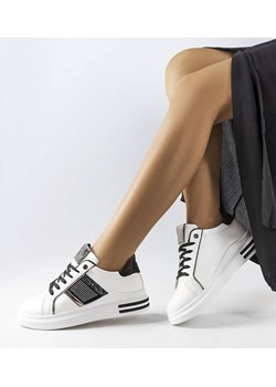 Biało-czarne sneakersy z cyrkoniami Xarles ze sklepu gemre w kategorii Trampki damskie - zdjęcie 157581136