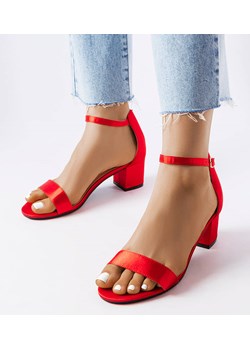 Czerwone sandałki na niskim słupku Bingamon ze sklepu gemre w kategorii Sandały damskie - zdjęcie 157582385