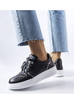 Czarne sneakersy wiązane wstążką Pryor ze sklepu gemre w kategorii Buty sportowe damskie - zdjęcie 157583435