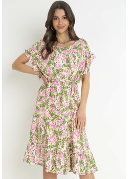 Różowo-Zielona Bawełniana Sukienka w Kwiaty z Falbanką Przy Ramionach Charlota ze sklepu Born2be Odzież w kategorii Sukienki - zdjęcie 157593408