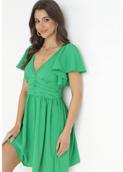 Zielona Sukienka Mini z Marszczeniem w Pasie i Ozdobnymi Rękawami Keiretta ze sklepu Born2be Odzież w kategorii Sukienki - zdjęcie 157593438