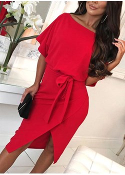 Czerwona  sukienka z paskiem, stylowy fason ze sklepu E-Shop w kategorii Sukienki - zdjęcie 157597789
