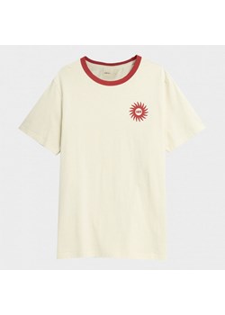 Męski t-shirt z nadrukiem OUTHORN OTHSS23TTSHM459 - czerwony ze sklepu Sportstylestory.com w kategorii T-shirty męskie - zdjęcie 157606559