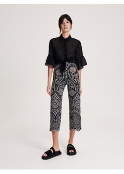 Reserved - Bawełniane spodnie z haftem - wielobarwny ze sklepu Reserved w kategorii Spodnie damskie - zdjęcie 157616998