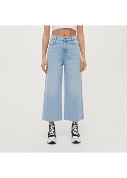 Jasne jeansy culotte z efektem sprania - Niebieski ze sklepu House w kategorii Jeansy damskie - zdjęcie 157627948